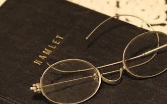 15 Sentences That Redefined Storytelling