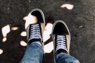 4 Style Mistakes That Scream "I Just Moved Here from California"