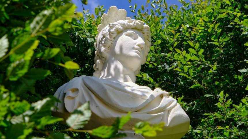 5 Leaders Who Built Empires - and Crashed Them