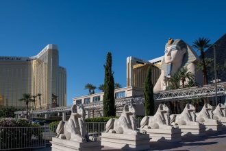 The 'Midweek Spike': Why Tuesday is Secretly the Best Day for a Vegas Staycation