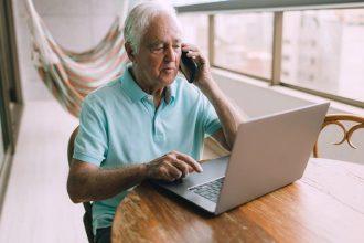 Retiree Workforce: Why More Seniors Are Taking Part-Time Roles in the Tourism Corridor