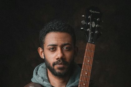 Deeply private R&B star finally opens up with memoir ‘Truly’