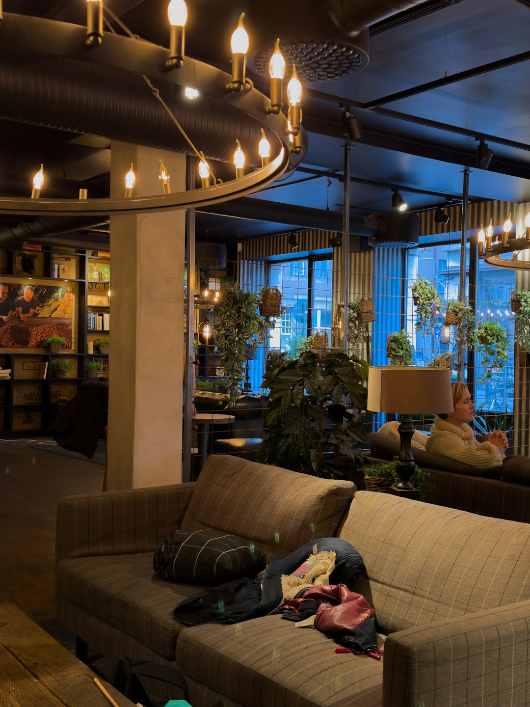 Starbucks unveils new design with cozier coffeehouse vibes