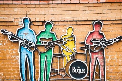 Songs With No Chorus That Still Became Hits