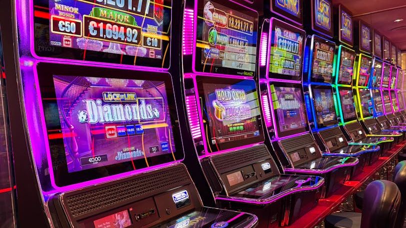 Vegas Superstitions Debunked: Why Humans Think Tapping a Machine Changes the Outcome
