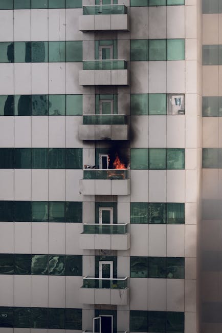 One person critically injured in east Las Vegas apartment fire