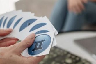 4 Zodiac Signs That Should Avoid the Craps Table During Mercury Retrograde