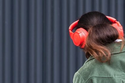 5 Things Casual Listeners Do That Audiophiles Avoid