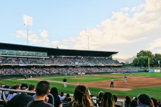 Athletics take sole posession of AL West first place, beat Mariners