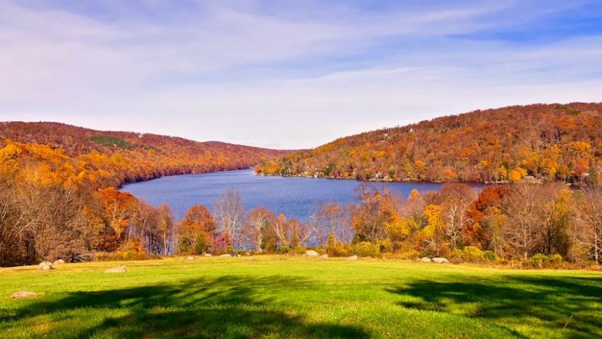 6 Fictional Towns So Detailed You Can Practically Visit Them