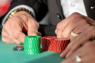 7 Unwritten Rules of Gambling Etiquette Every Las Vegas Local Swears By