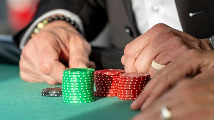 7 Unwritten Rules of Gambling Etiquette Every Las Vegas Local Swears By