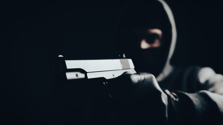 Armed suspects rob victim outside Northeast Fresno restaurant, police say