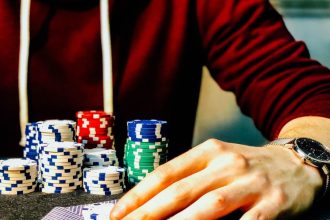 Skill vs. Chance: Why Poker Remains the Ultimate Human Behavior Laboratory