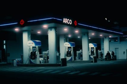 Robbery suspect critically injured after gas station shooting in northwest Harris Co., sheriff says