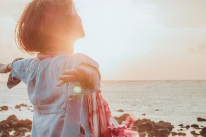 Overcoming the Sunk Cost Fallacy: Knowing When to Fold in Life and Business