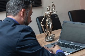Bizee vs. LegalZoom: Which Is Right for Your Business?