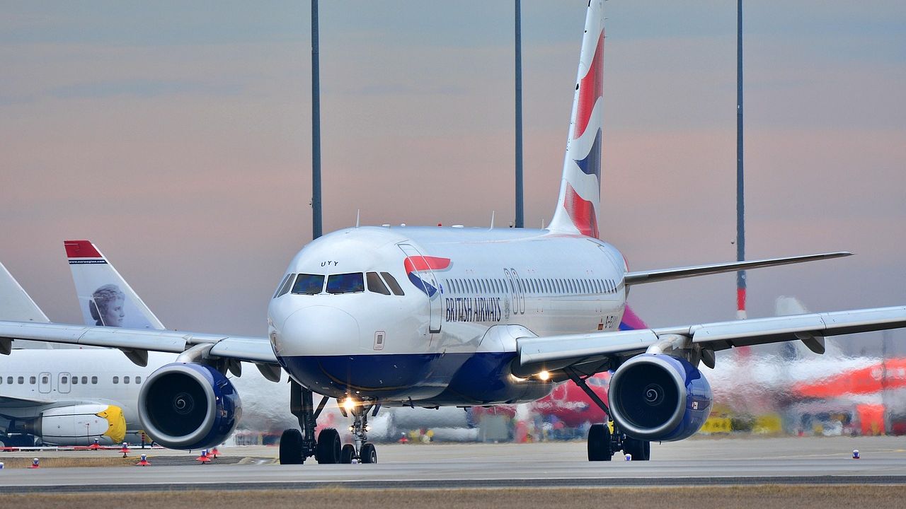 An Oscar is lost, then found, after director forced to check it on a flight out of JFK