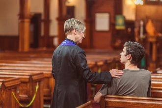 A Hospice Chaplain Reveals the One Thing You Should Do Before You Die