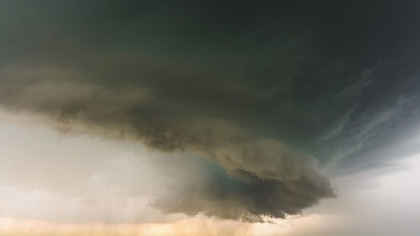 DAY 1 SLIGHT SEVERE WEATHER RISK FROM NORTHEAST KANSAS ACROSS NORTHERN/CENTRAL MISSOURI INTO WEST-CENTRAL ILLINOIS…FORECAST SYNOPSIS…ISSUED MAY 04, 2026…11:55 A.M. EDT