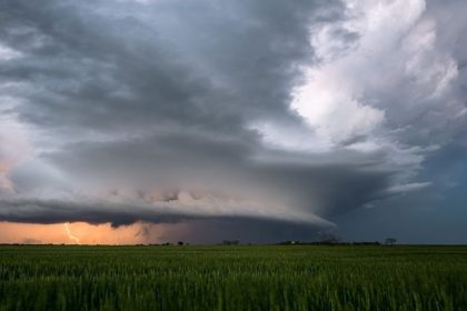 7 july: multi cell storm and shelf cloud from it, occurred in Berezhnoye