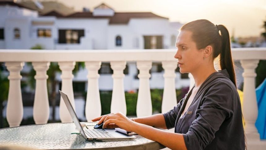 3 Ways to Supplement Your Income While Living Abroad