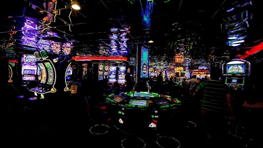 The Quiet Confidence of a Pro: 10 Body Language Cues of Serious Las Vegas Gamblers