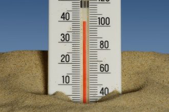 Stay cool, mom: It’s going to be a hot weekend in Las Vegas
