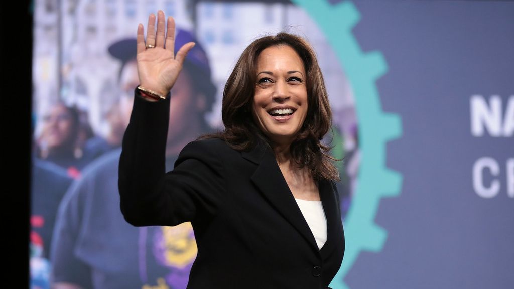 Former VP Kamala Harris makes Las Vegas stop