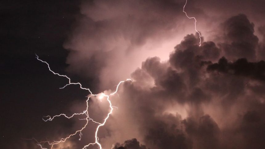Rain and thunderstorms lead us into the weekend, warm day Saturday