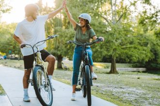 Resort-Style Living: The Hidden Costs of HOA Fees in Retirement Communities