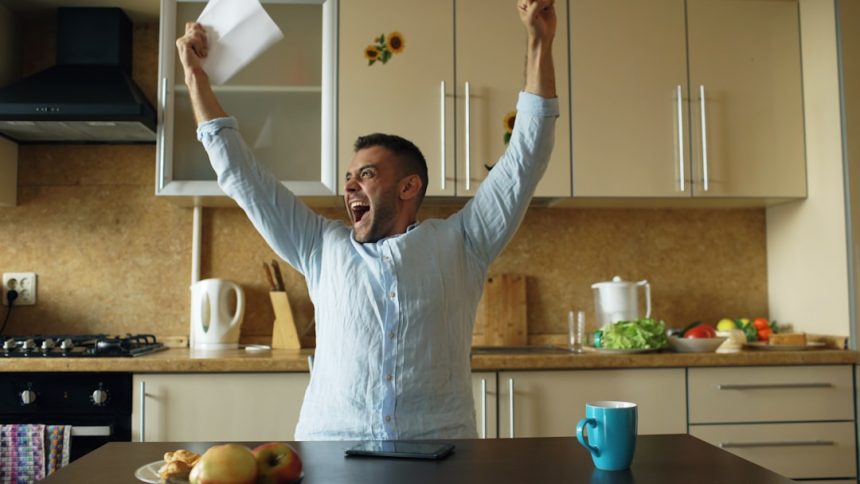 Young Americans' job market optimism falls as older adults stay upbeat: Poll