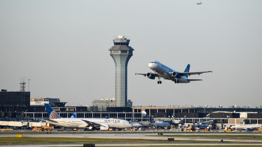 American Airlines flight lands with 2 flat tires at O'Hare Airport