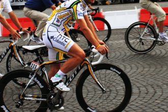 Ballerini dodges a late crash to seize a breakthrough Giro stage win in Naples