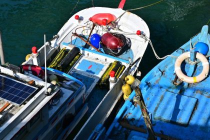 Kids race boats powered by sunshine alone