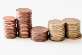 'K-shaped' economy is giving way to an 'E-shaped' divide
