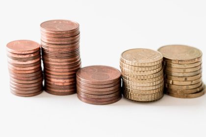 'K-shaped' economy is giving way to an 'E-shaped' divide