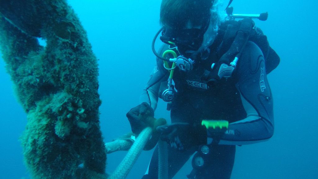 Finnish divers will try to recover 2 of the dead Italians from an underwater cave in the Maldives