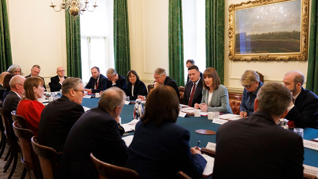 How can Starmer’s cabinet look each other in the eye?