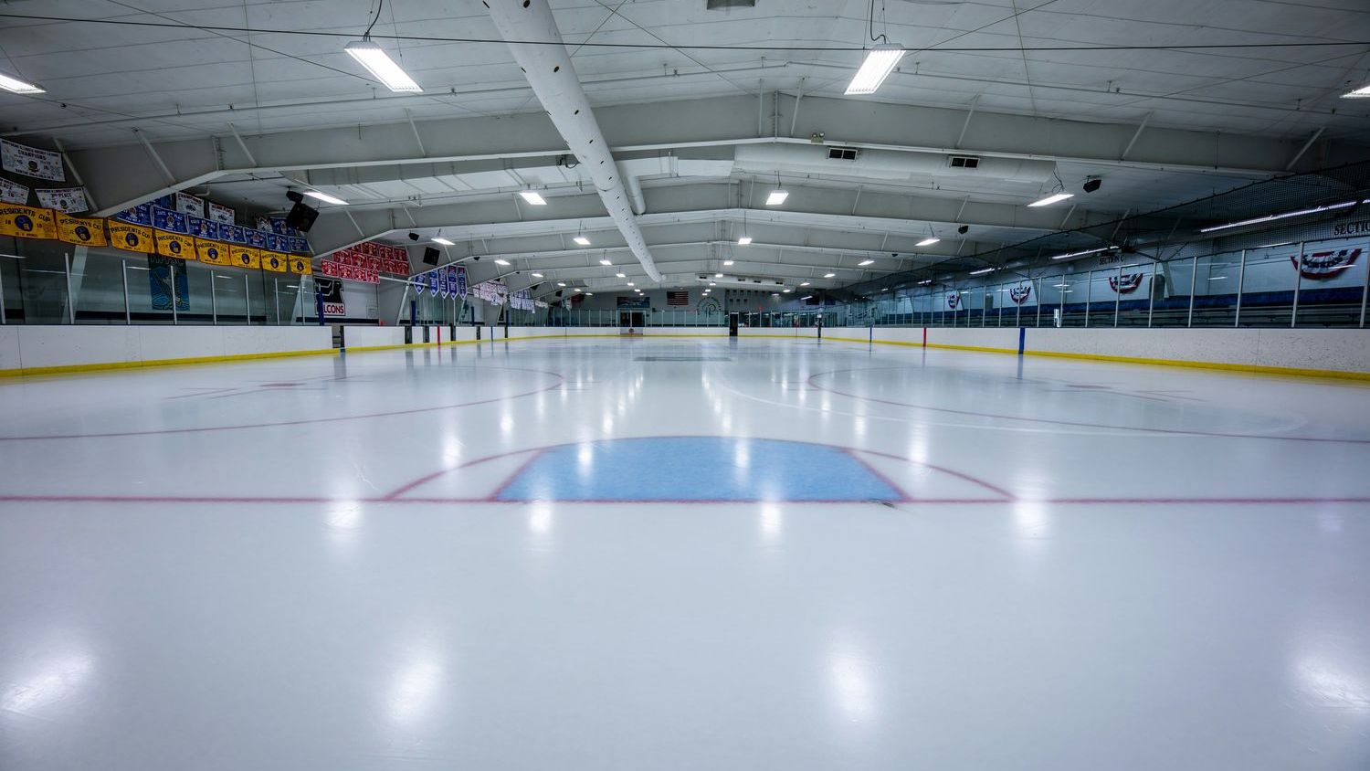 NLV ice rink temporarily closes, landlord plans big project around it