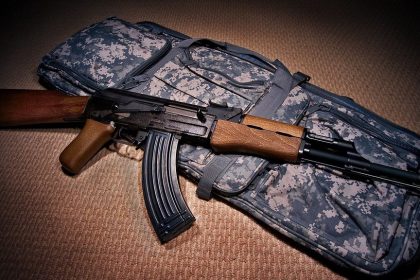 Man accused of firing assault-style rifle at random drivers held without bond