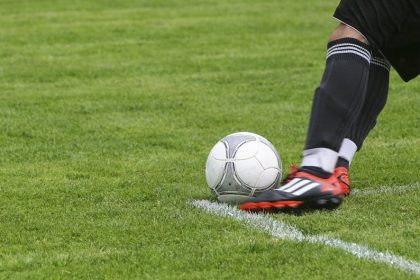 Men 'soccer kicked' unconscious bar patron in head after sucker punch attack in parking lot: Police