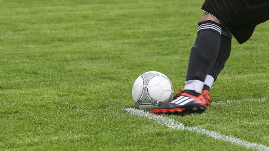 Men 'soccer kicked' unconscious bar patron in head after sucker punch attack in parking lot: Police