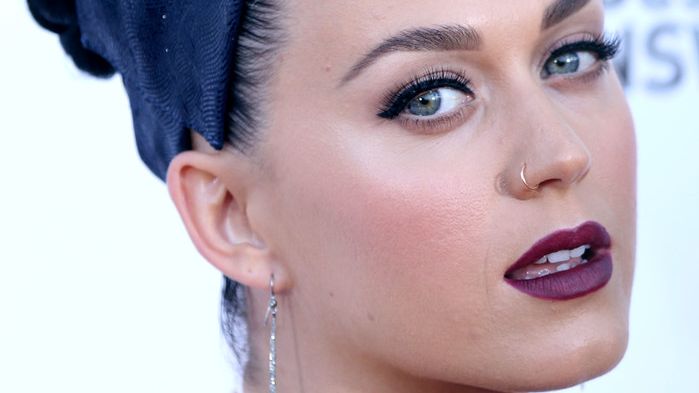 The 7 Most Overrated Singers the Music Industry Keeps Pushing