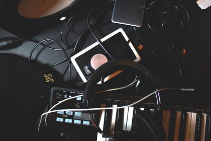 Music Producers Say These 7 Industry Trends Are Suddenly Hurting New Artists