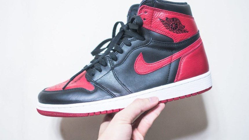 The Items Most People Threw Away After the 80s That Collectors Are Paying a Premium to Find