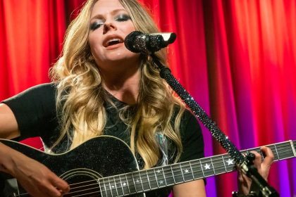 8 Musicians Who Were Told Their Career Was Over and Proved Every Doctor Wrong