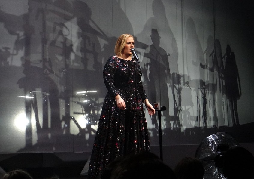 9 Singers Who Lost Their Voice and Their Career Overnight