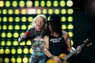 7 Record-Breaking Hits That Were Written in Less Than 15 Minutes