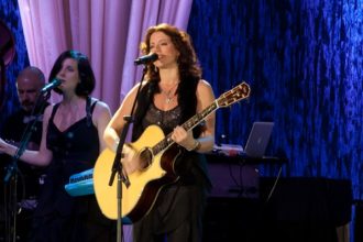 8 Musicians Who Wrote a Hit for Someone Else and Never Got Credit